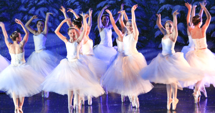 RMDT Ballerinas on pointe during Snow Dance in 2015 Nutcracker